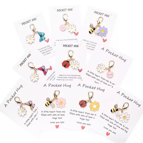 ✨Crafted by Hand-20 Sets Hug Favors(🦋Butterfly, Ladybird, Flower, Bee)