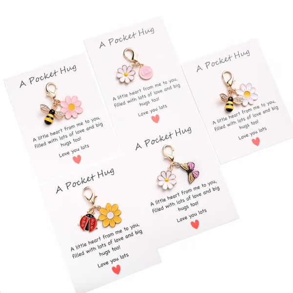 ✨Crafted by Hand-20 Sets Hug Favors(🦋Butterfly, Ladybird, Flower, Bee)