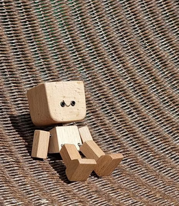 😆Shaking Feet Wooden Doll-Replaceable facial expressions